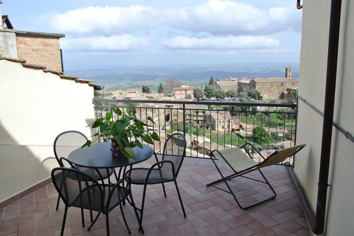 Historic Center Apartment With Private Garage Montalcino Eksteriør billede